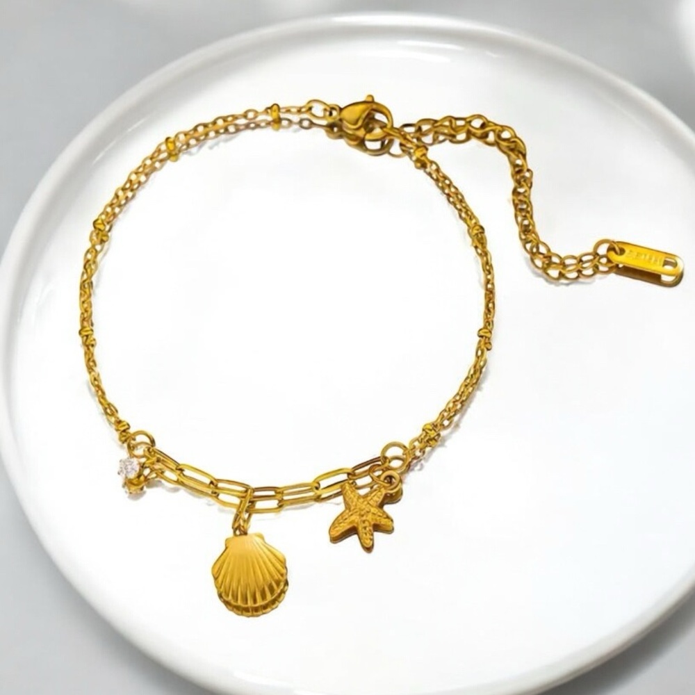 Elegant Gold Ankle Bracelet with Shell and Starfish and CZ Charms. New.
